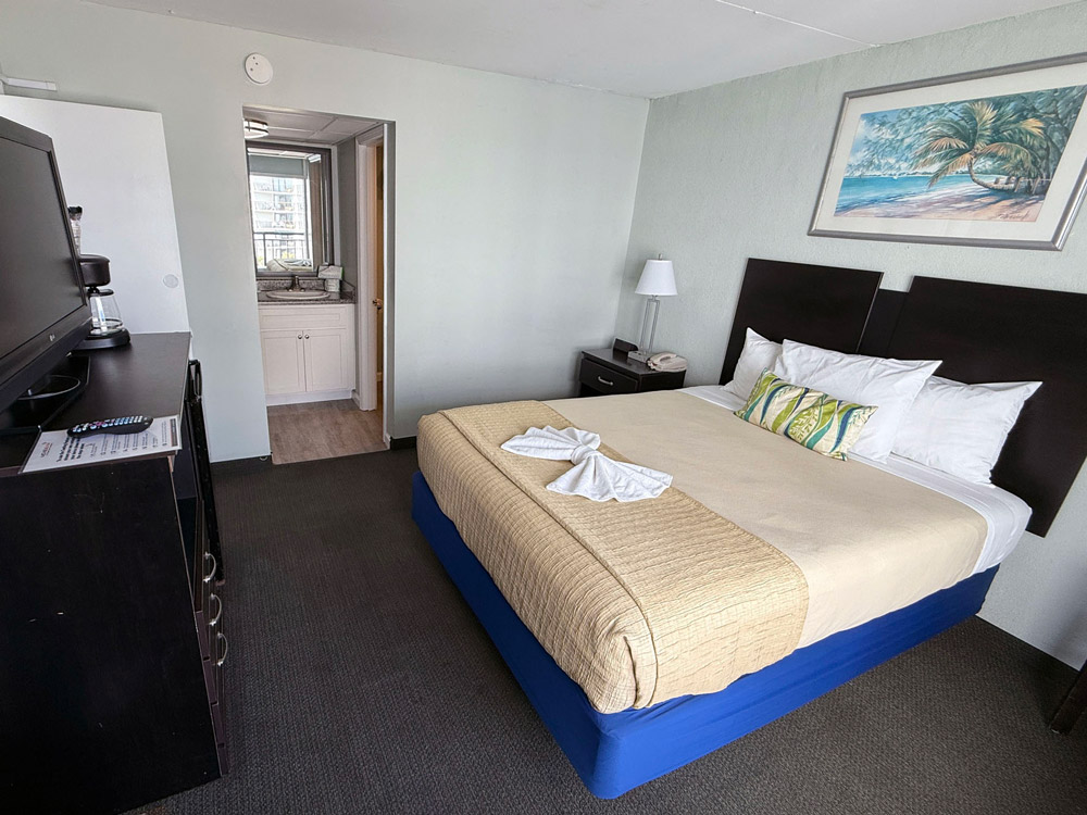 accommodation Side View 2 Room Unit with 2 Queen Beds 